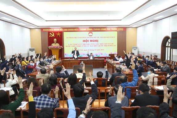 Việc lấy ý kiến cử tri nơi cư trú với người ứng cử được thực hiện thế nào