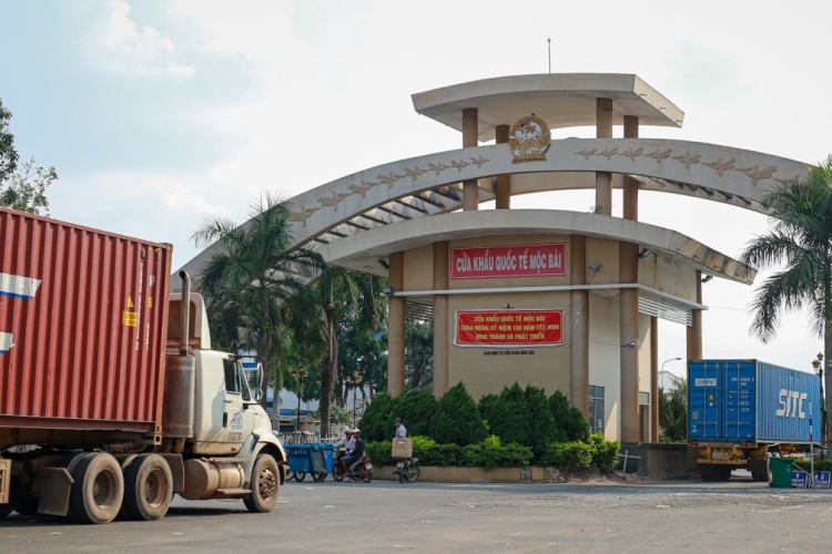 Xây dựng dự thảo Nghị định về cấp giấy phép hoạt động vận tải qua biên giới
