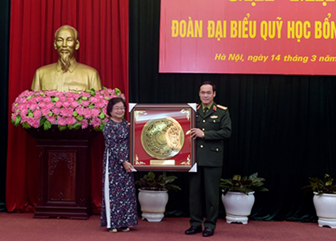 Thanh niên Quân đội tích cực hưởng ứng Quỹ học bổng Vừ A Dính