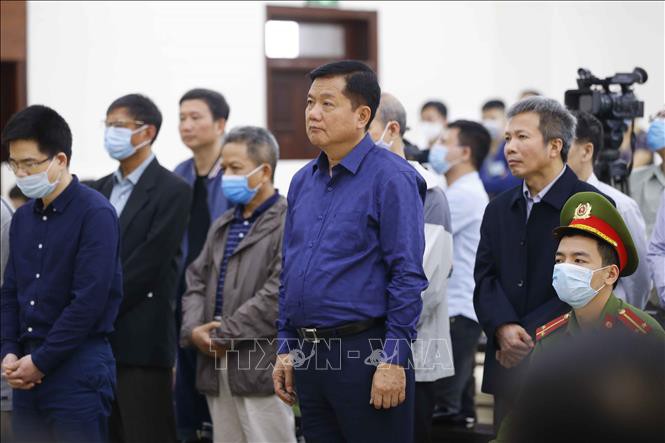 Tuyên phạt ông Đinh La Thăng 11 năm tù, Trịnh Xuân Thanh 18 năm tù