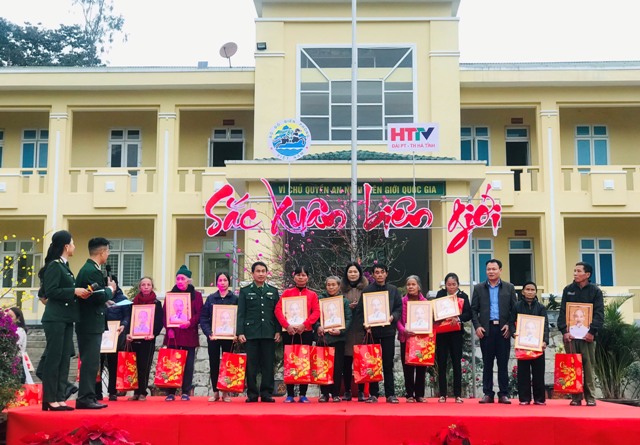 Bài 4 Biên cương mùa xuân về
