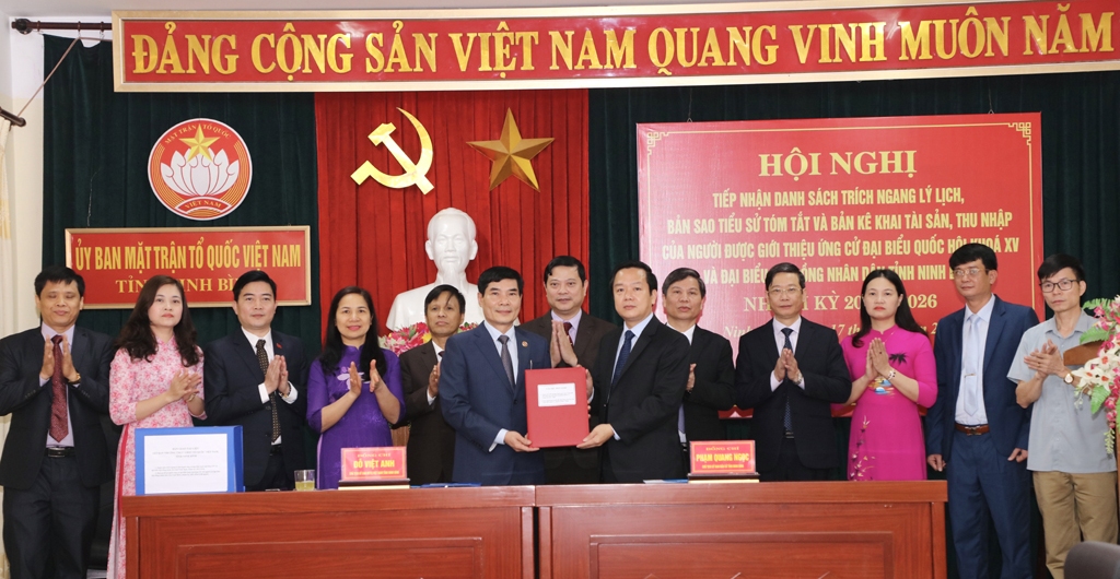 Ninh Bình bàn giao hồ sơ người ứng cử đại biểu
