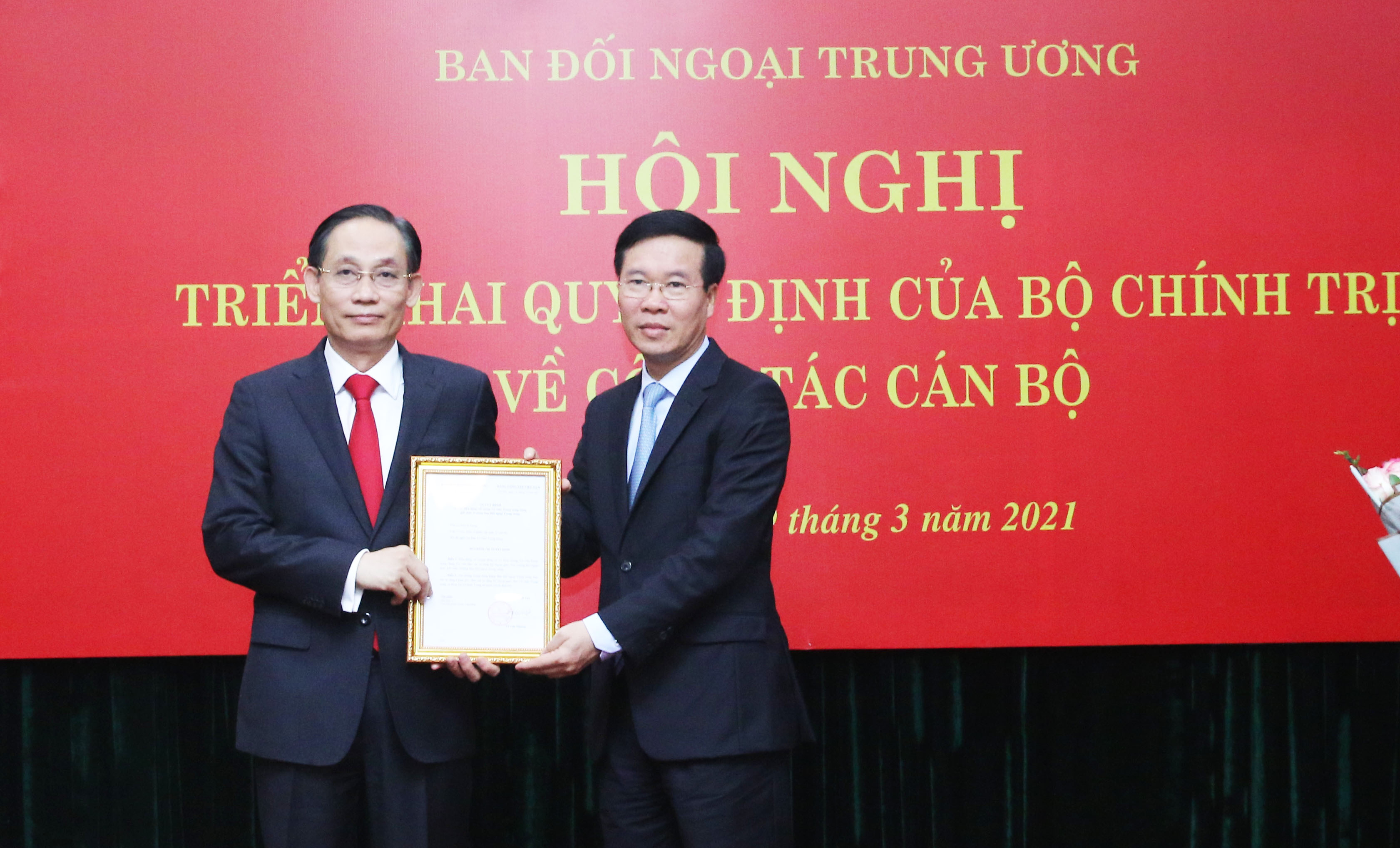 Đồng chí Lê Hoài Trung giữ chức Trưởng Ban Đối ngoại Trung ương