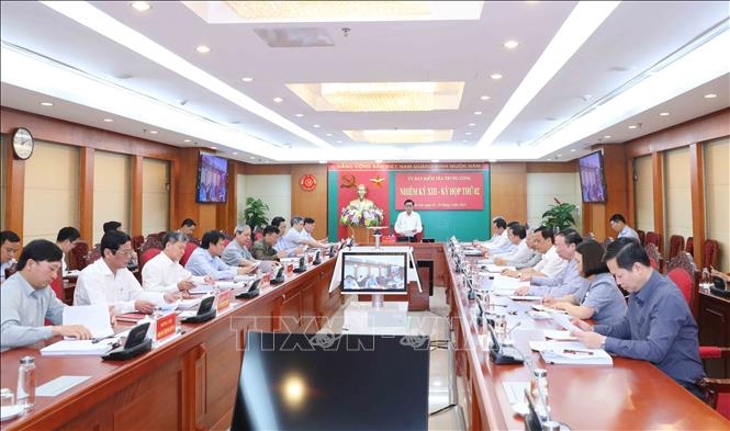 Đề nghị khai trừ Đảng đối với đồng chí Tất Thành Cang