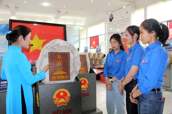 “Tình ca từ biển”