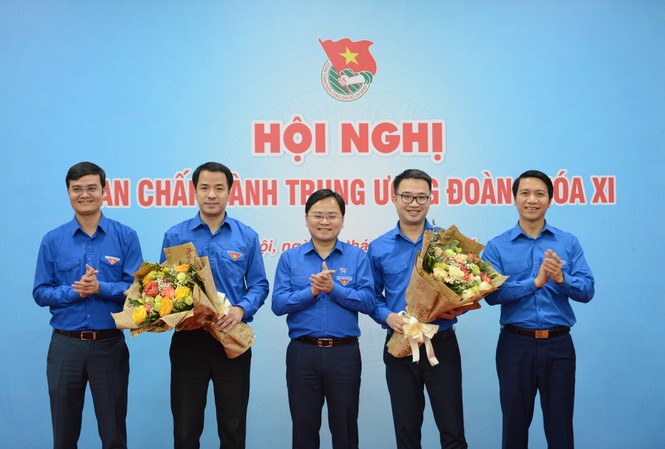 Bầu bổ sung hai Bí thư Trung ương Đoàn