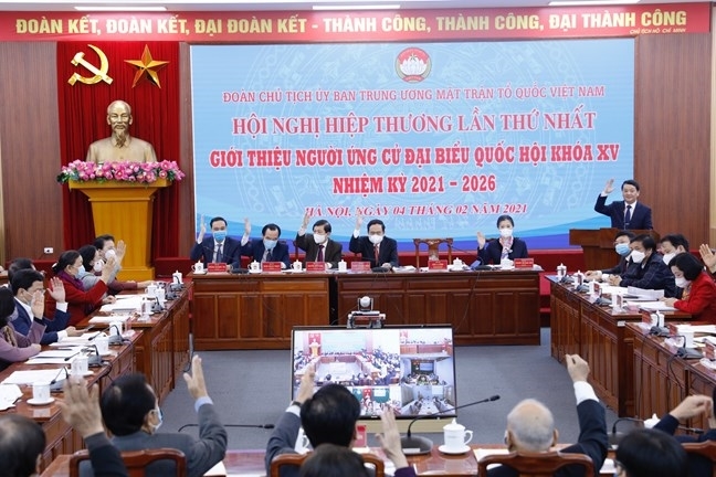 Hội nghị hiệp thương lần thứ ba ở trung ương được tổ chức thế nào
