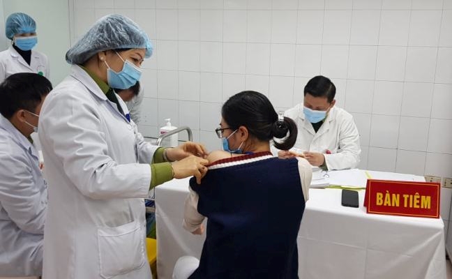 Khẩn trương tổ chức tiêm vắc xin phòng COVID-19 đảm bảo an toàn, đúng đối tượng