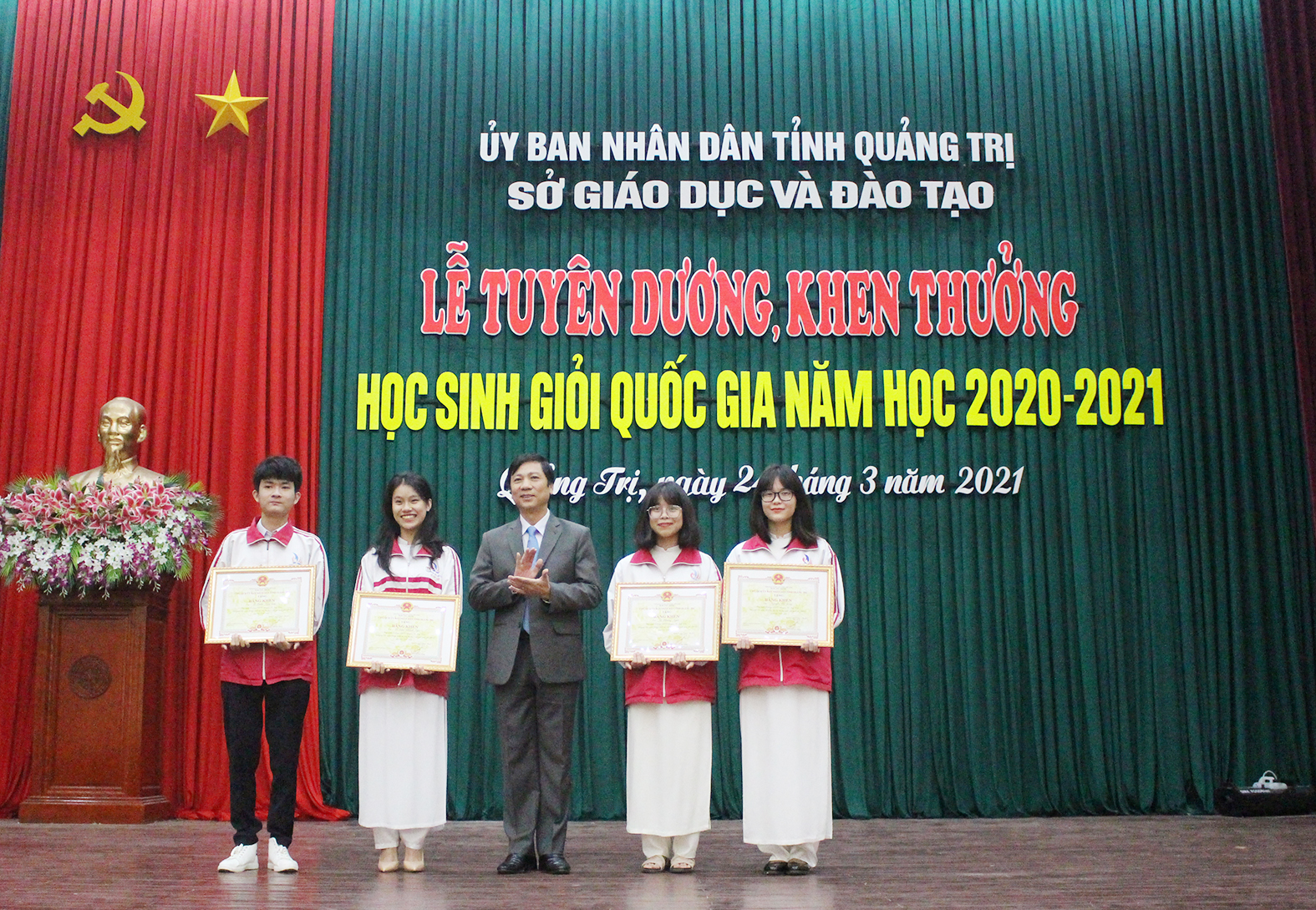 Quảng Trị vinh danh học sinh giỏi quốc gia năm học 2020 - 2021