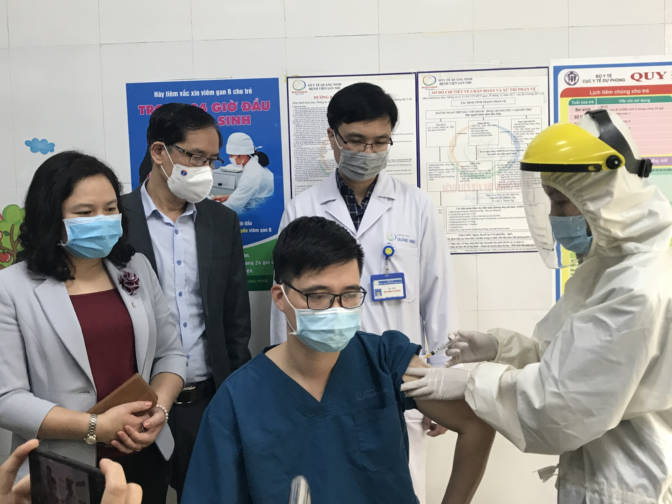 Vắc xin COVID-19 đã được triển khai tại tất cả 19 tỉnh TP thuộc giai đoạn 1