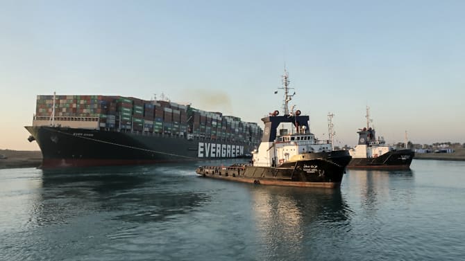Giao thông trên Kênh đào Suez hoạt động trở lại