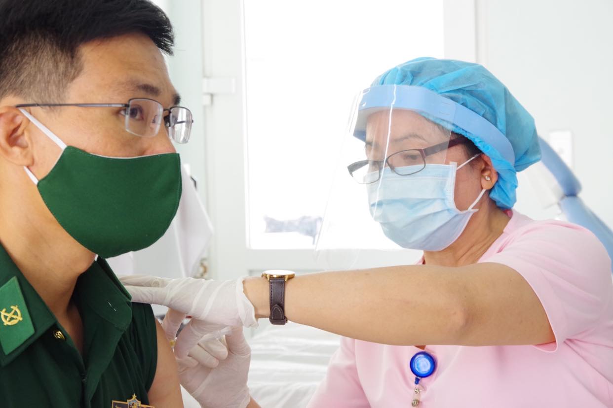 Tiêm vắc xin COVID-19 cho cán bộ chiến sĩ biên phòng Tây Ninh