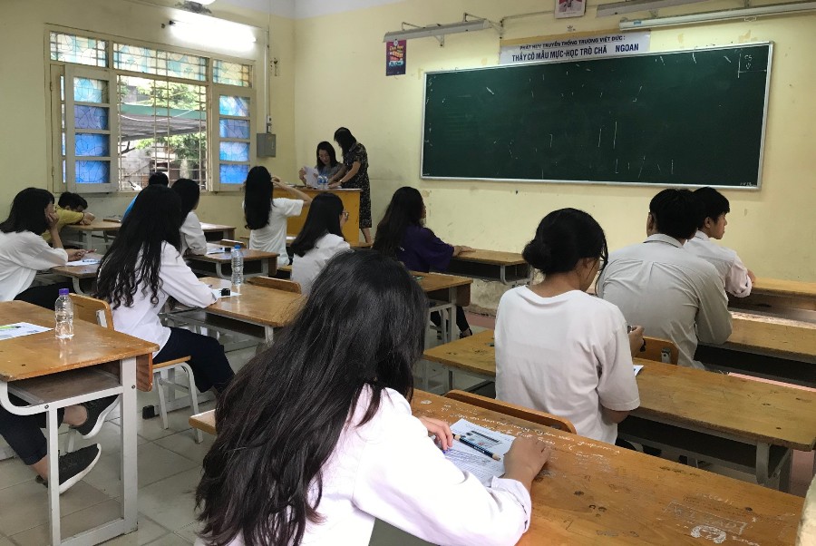 Đề thi tham khảo môn Toán, Ngữ Văn vừa sức
