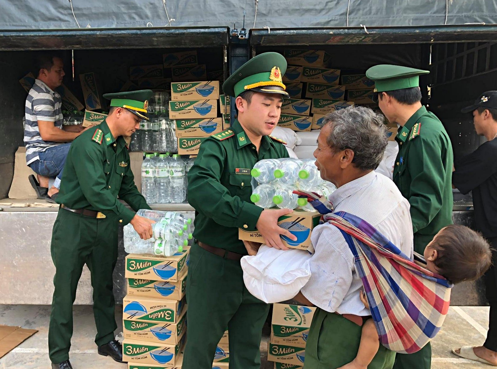 Nhiệt huyết và bản lĩnh của người lính trẻ mang “quân hàm xanh”