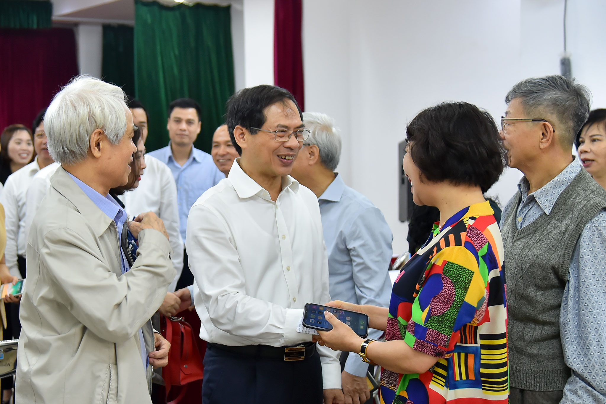 100 cử tri nơi cư trú tín nhiệm giới thiệu ông Bùi Thanh Sơn ứng cử đại biểu Quốc hội khóa XV