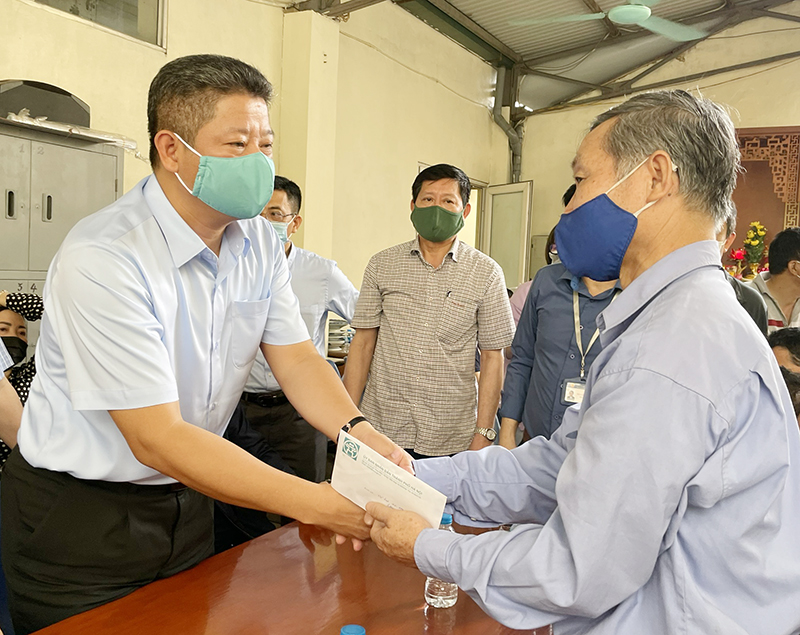 Lãnh đạo Hà Nội động viên gia đình nạn nhân bị thiệt mạng trong vụ cháy