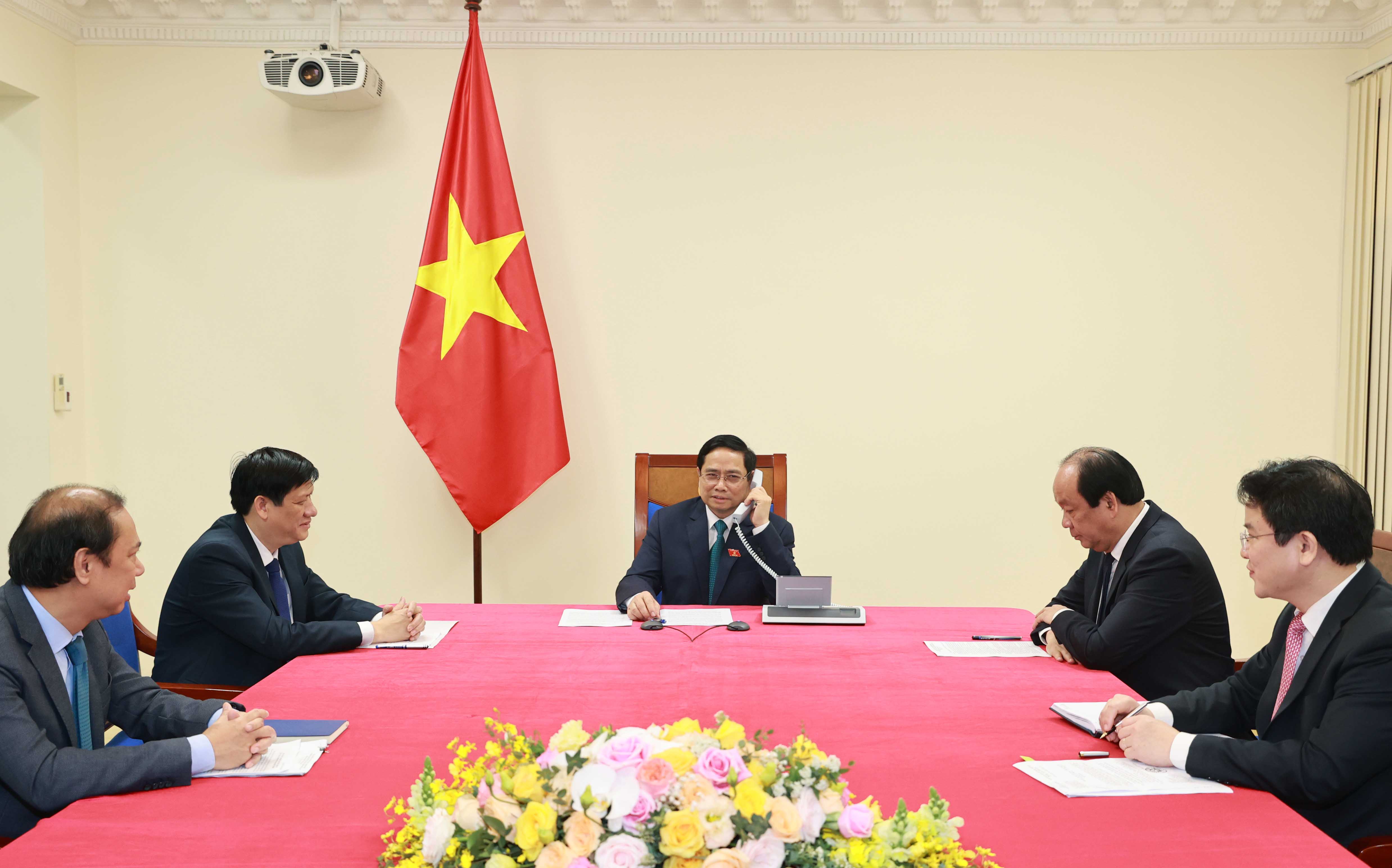 Thủ tướng CHDCND Lào Phăn-khăm Vị-pha-văn điện đàm với Thủ tướng Phạm Minh Chính