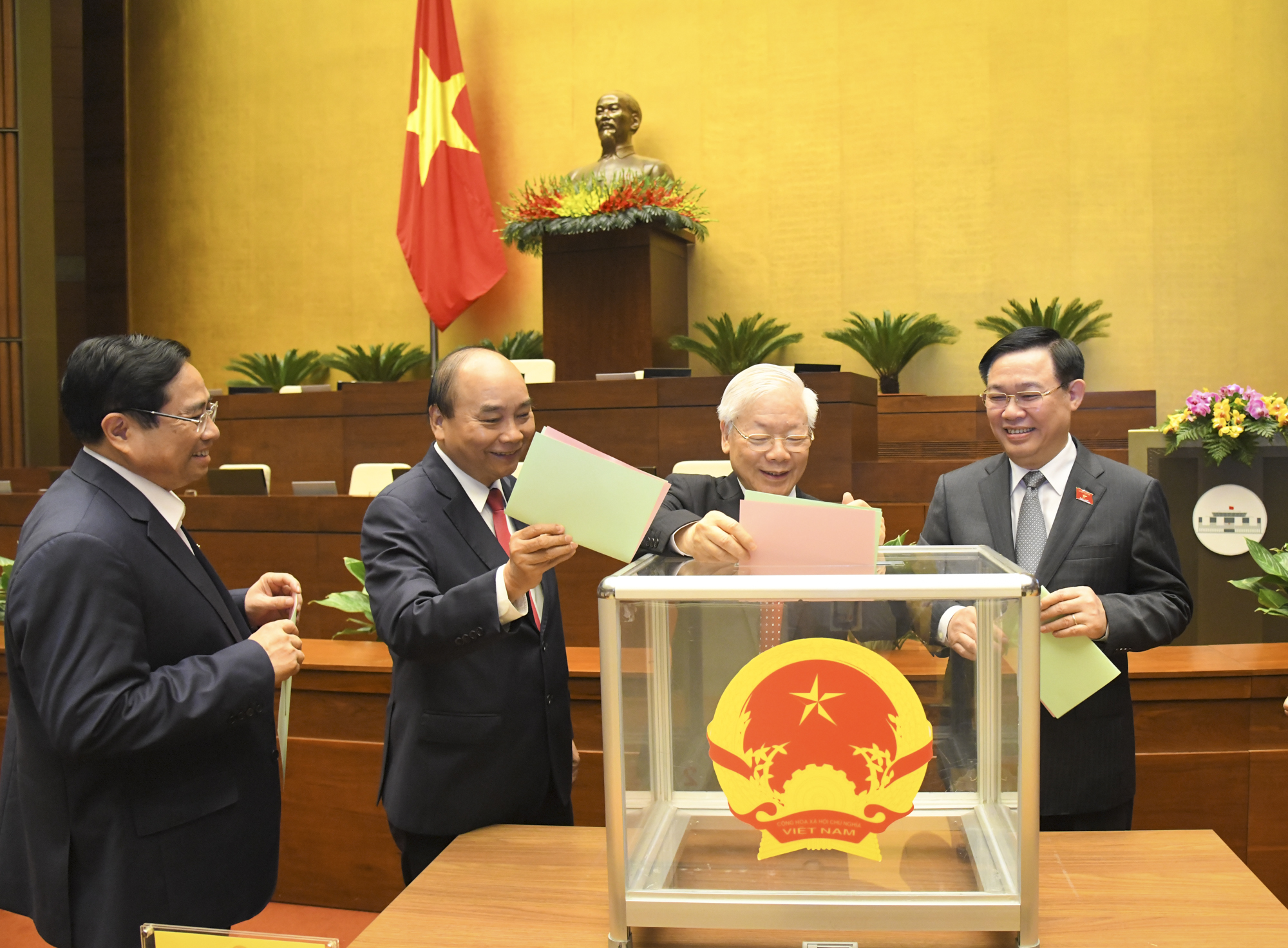 Quốc hội bầu Phó Chủ tịch nước và một số ủy viên Ủy ban Thường vụ Quốc hội