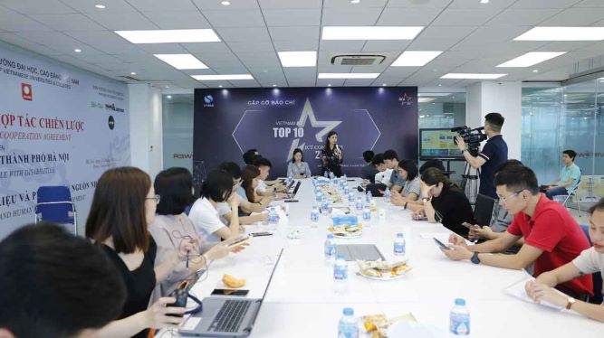 Phát động Chương trình Top 10 doanh nghiệp ICT Việt Nam 2021