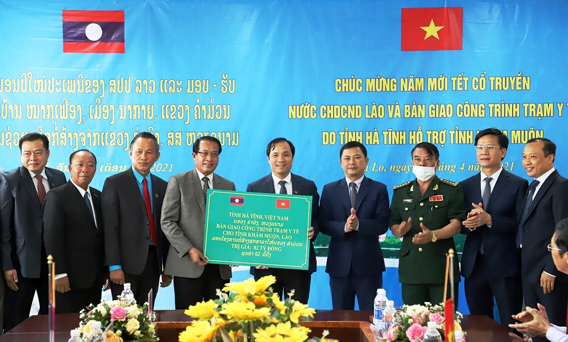 Làm sâu sắc hơn nữa quan hệ đoàn kết và hợp tác toàn diện giữa tỉnh Hà Tĩnh và Khăm Muộn Lào