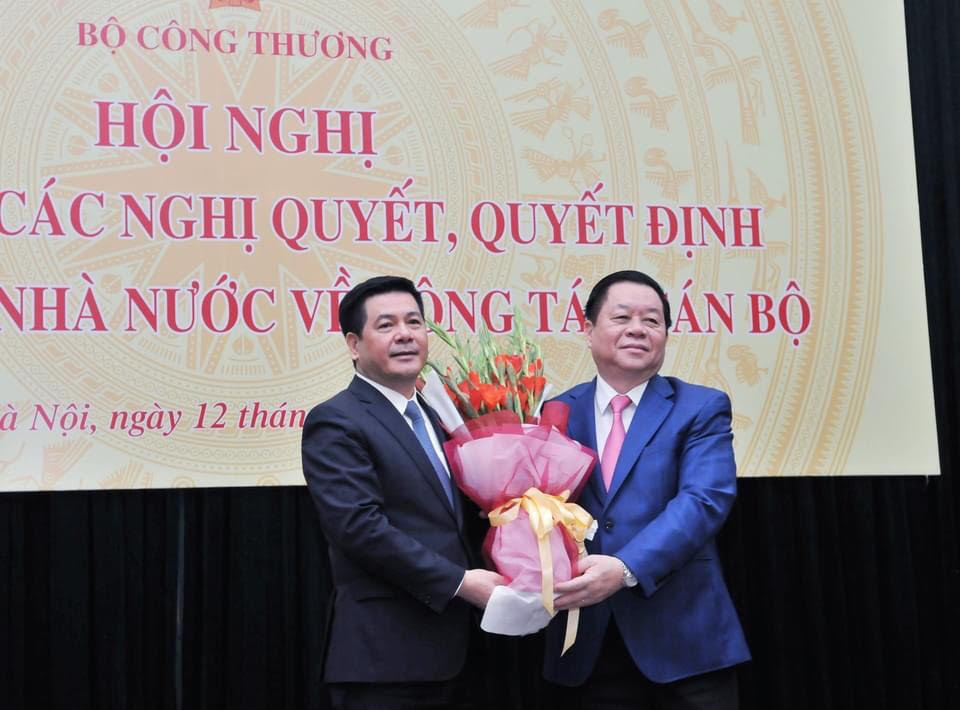 Bộ trưởng Bộ Công thương Tiếp tục phát huy truyền thống vẻ vang của ngành