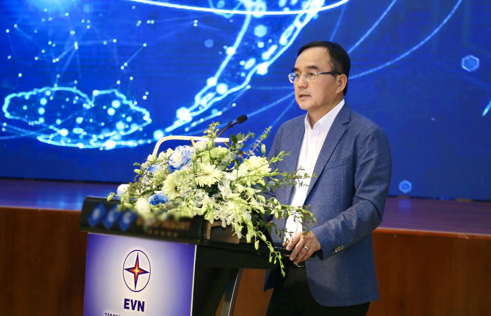 100 cán bộ, nhân viên, người lao động EVN sẽ tham gia chuyển đổi số