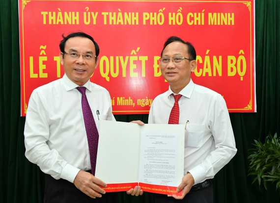 Đồng chí Trần Văn Nam giữ chức Bí thư Huyện ủy Bình Chánh