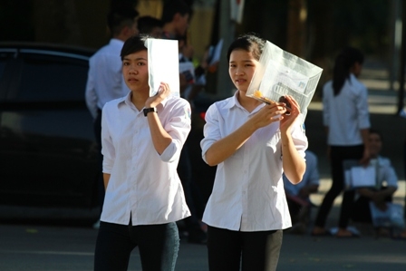 Hà Nội Học sinh lớp 12 làm bài kiểm tra khảo sát vào ngày 11 và 12 5 2021