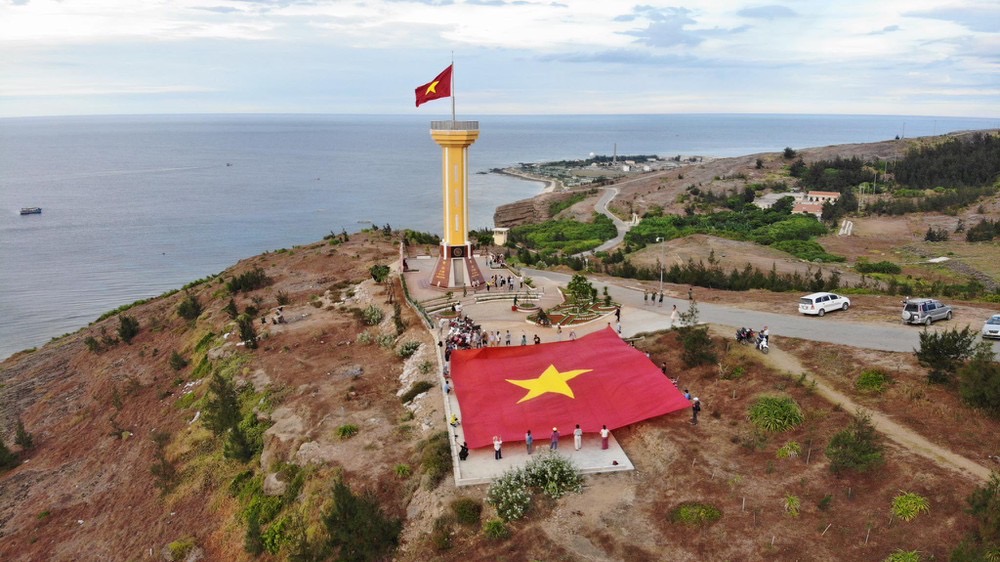 Lý Sơn sắp xếp bộ máy tinh gọn, hoạt động hiệu quả