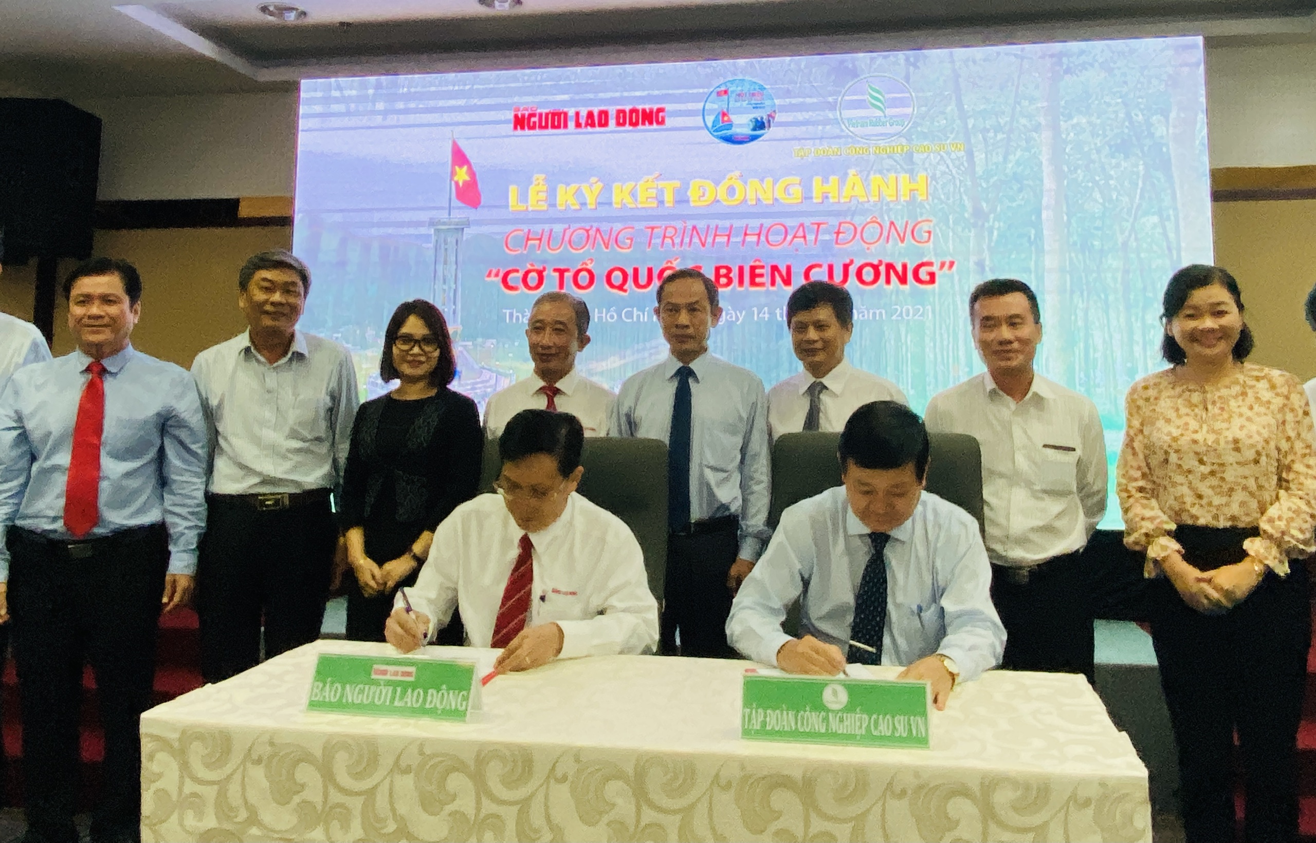 Tập đoàn Công nghiệp Caosu VN đồng hành cùng Chương trình “Cờ Tổ quốc biên cương”