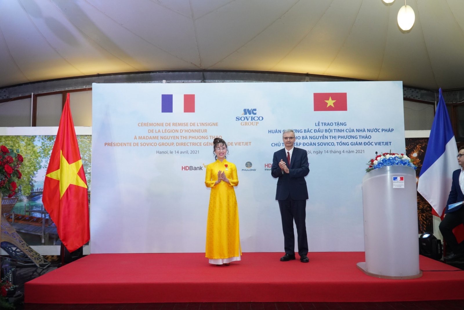 Nữ doanh nhân Nguyễn Thị Phương Thảo nhận Huân chương Bắc đẩu bội tinh