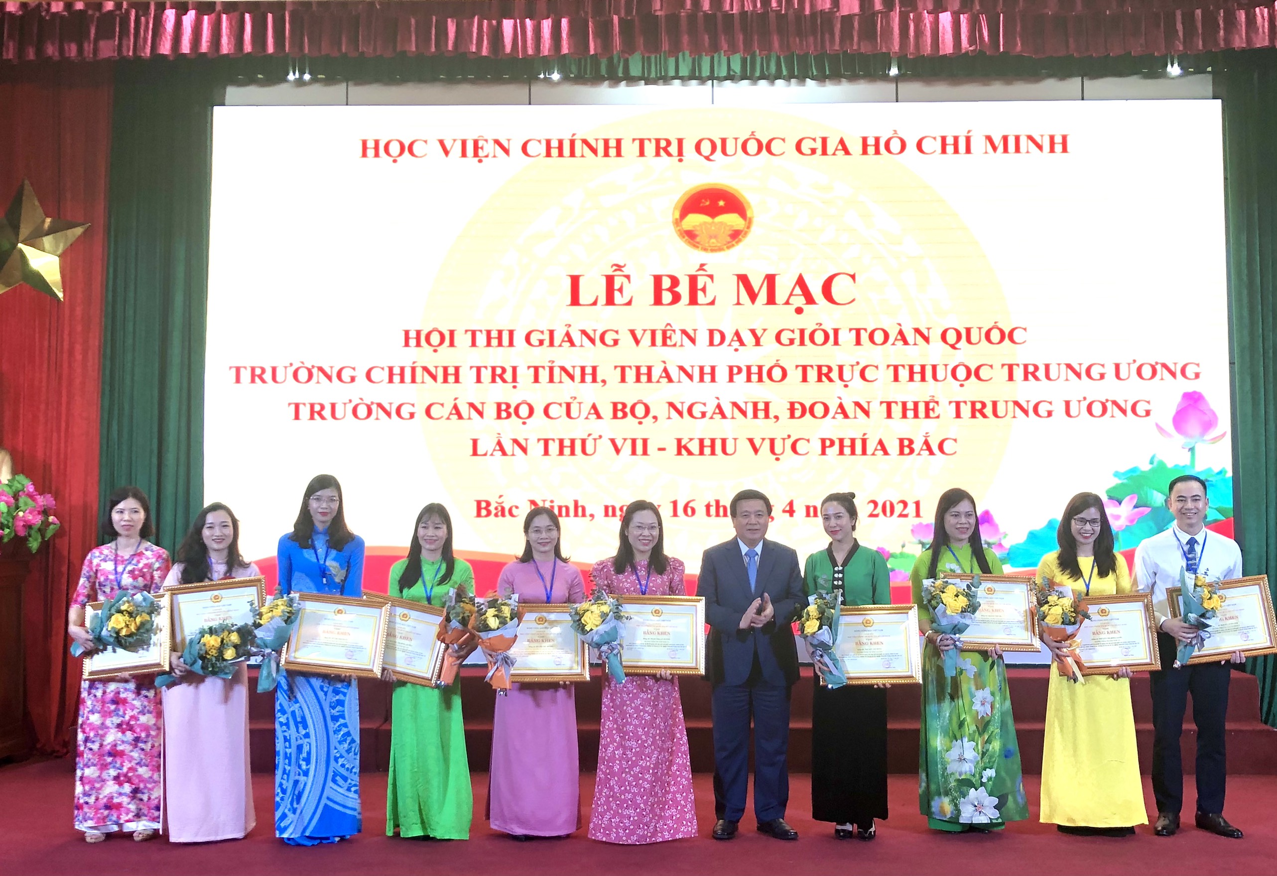 20 giảng viên dạy giỏi xuất sắc các trường chính trị khu vực phía Bắc