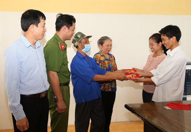 Hà Nam Công an hỗ trợ người dân tìm lại 21,4 cây vàng

​