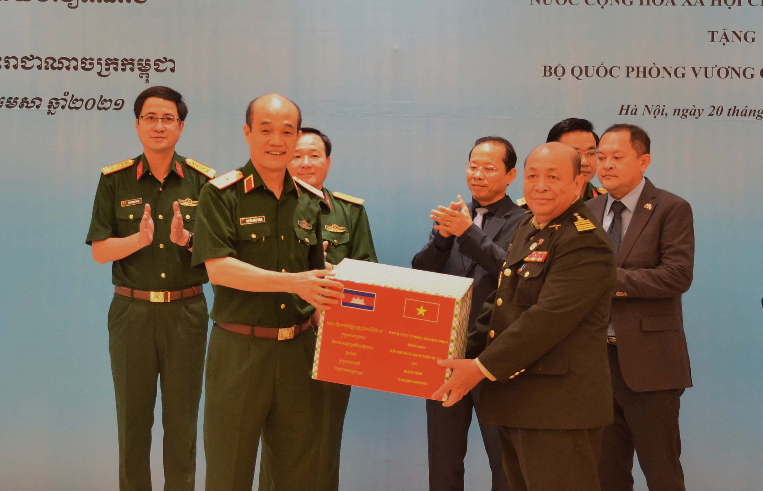 Bộ Quốc phòng Việt Nam và Campuchia chung tay phòng, chống dịch COVID-19