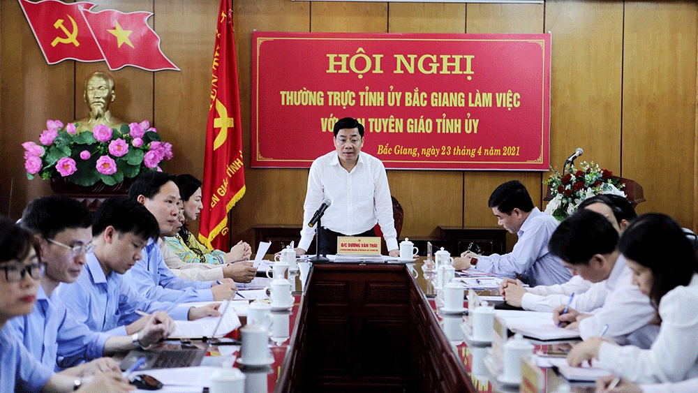 Thực hiện tốt vai trò định hướng tư tưởng chính trị