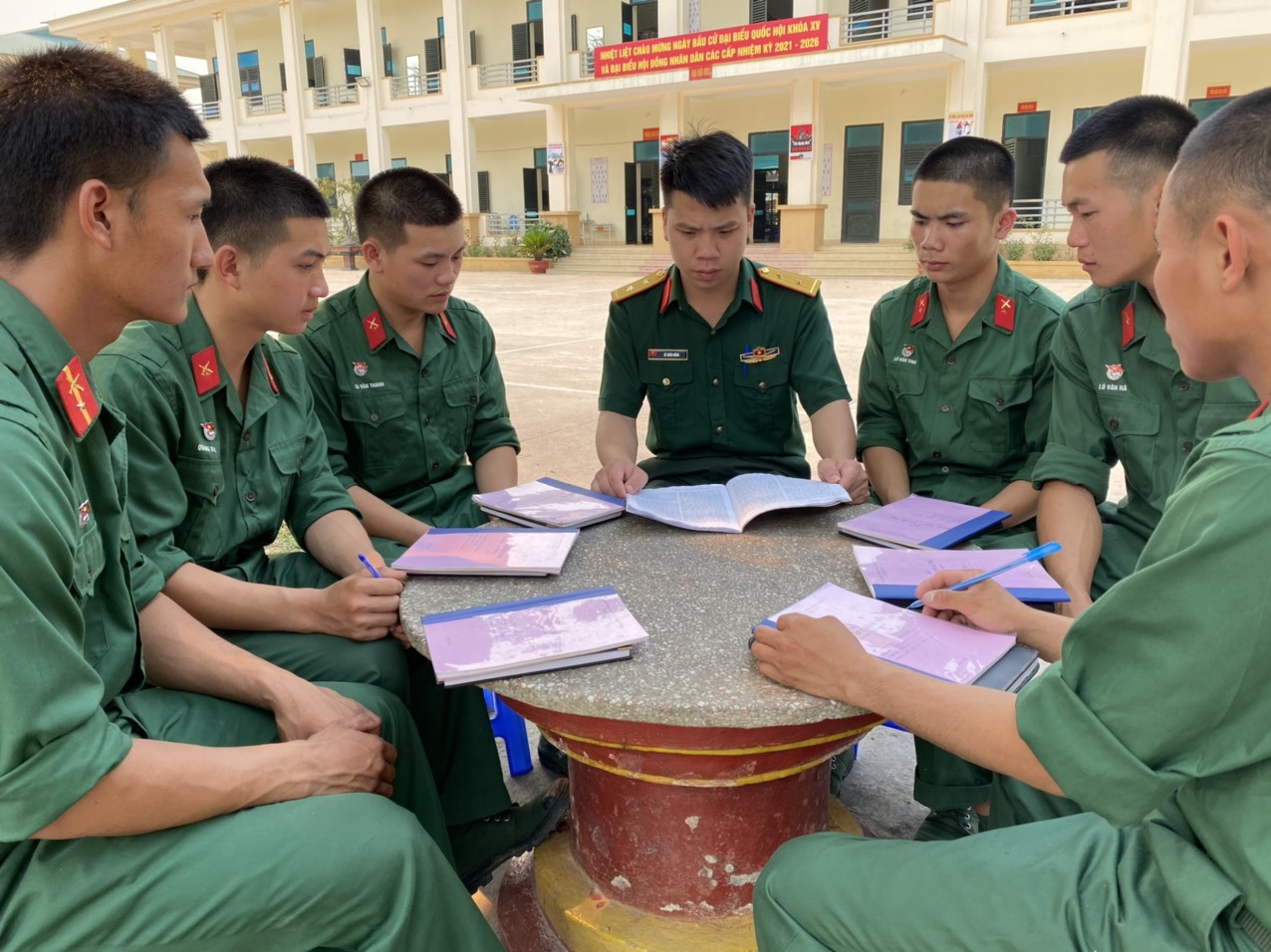 Để chiến sĩ mới nhanh chóng bắt nhịp cùng đơn vị