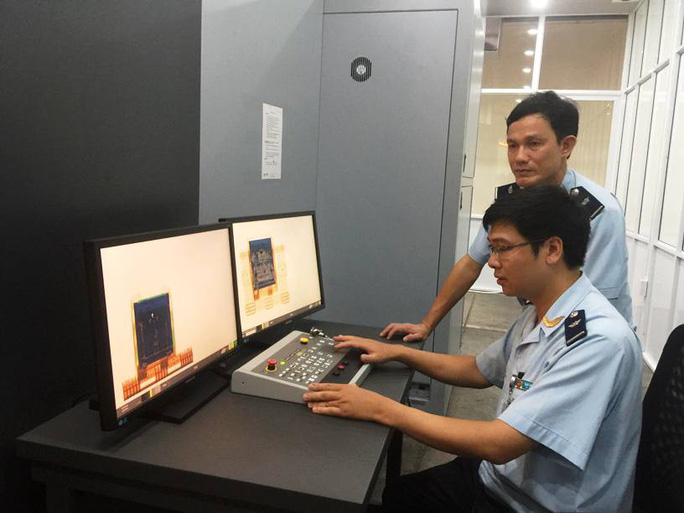 Thuốc lá, rượu nhập khẩu và sản xuất trong nước phải dán tem điện tử
