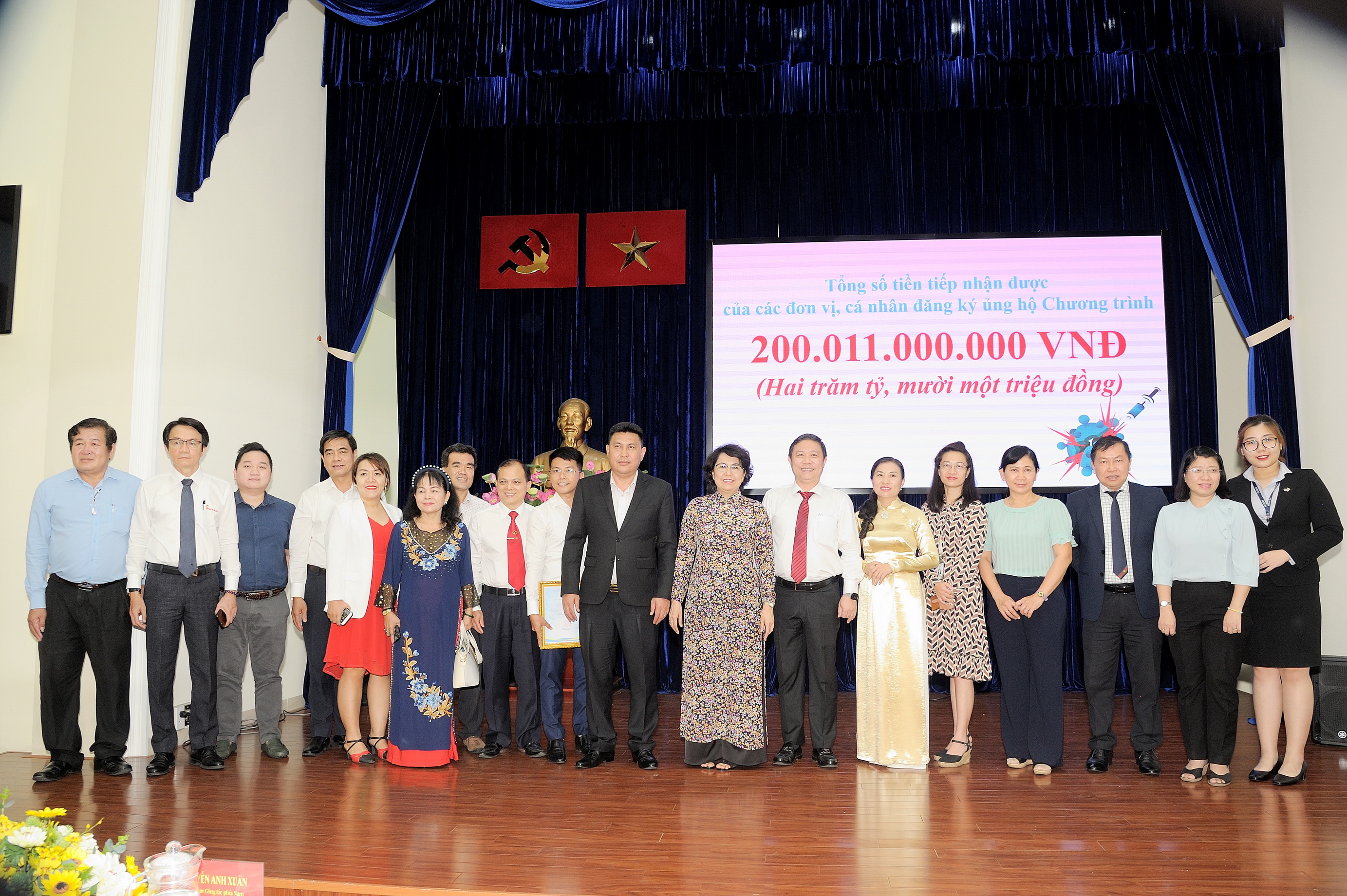 TP Hồ Chí Minh tiếp nhận hơn 200 tỷ đồng mua Vaccine COVID-19