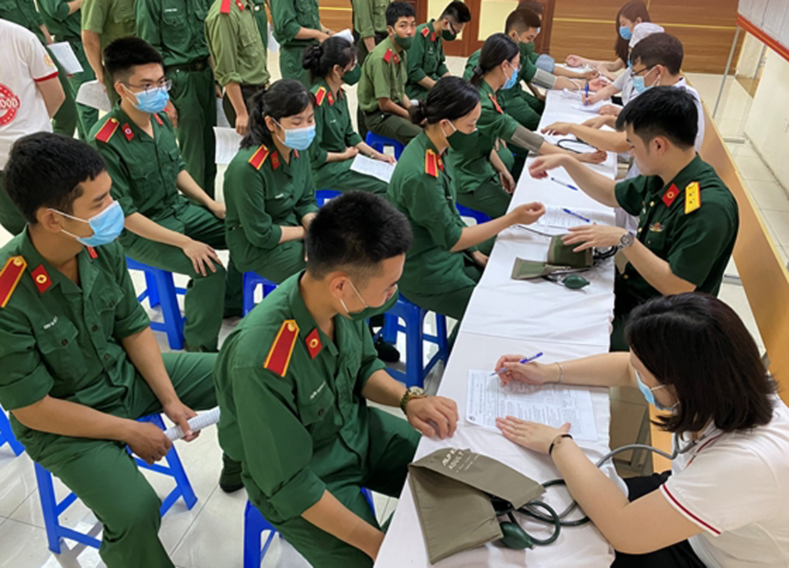 Hơn 600 cán bộ, học viên, đoàn viên, thanh niên Học viện Quân y tham gia hiến máu tình nguyện