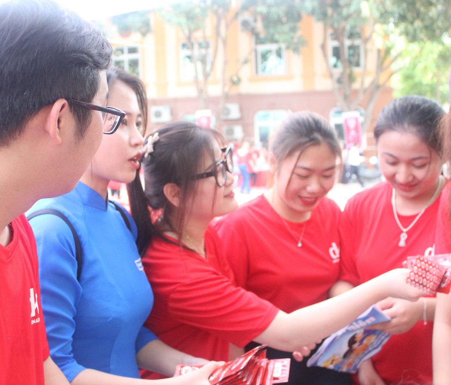 Truyền thông sức khỏe sinh sản cho sinh viên Nghệ An