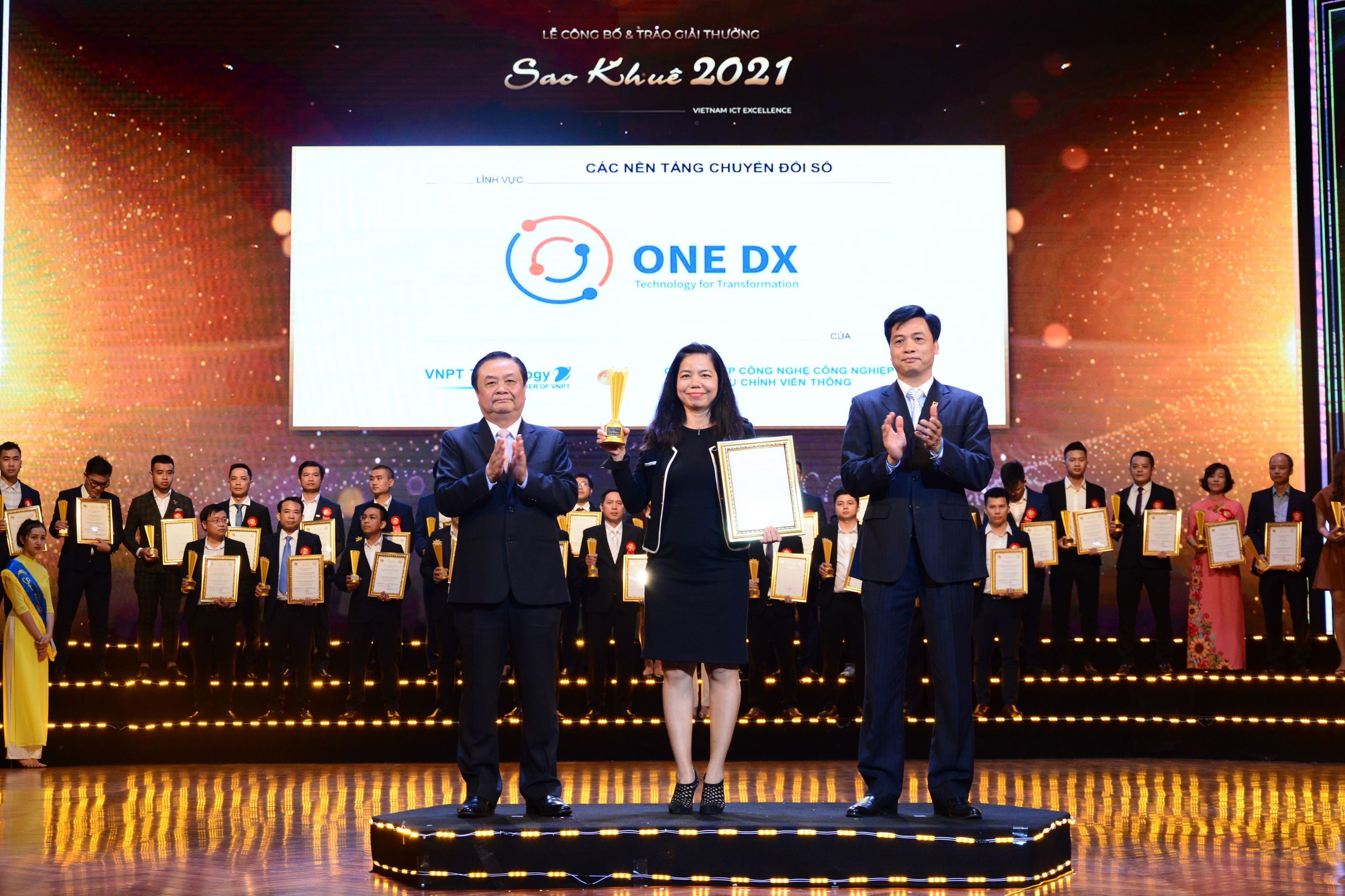 Nền tảng chuyển đổi số doanh nghiệp ONE DX nhận Giải thưởng Sao Khuê 2021