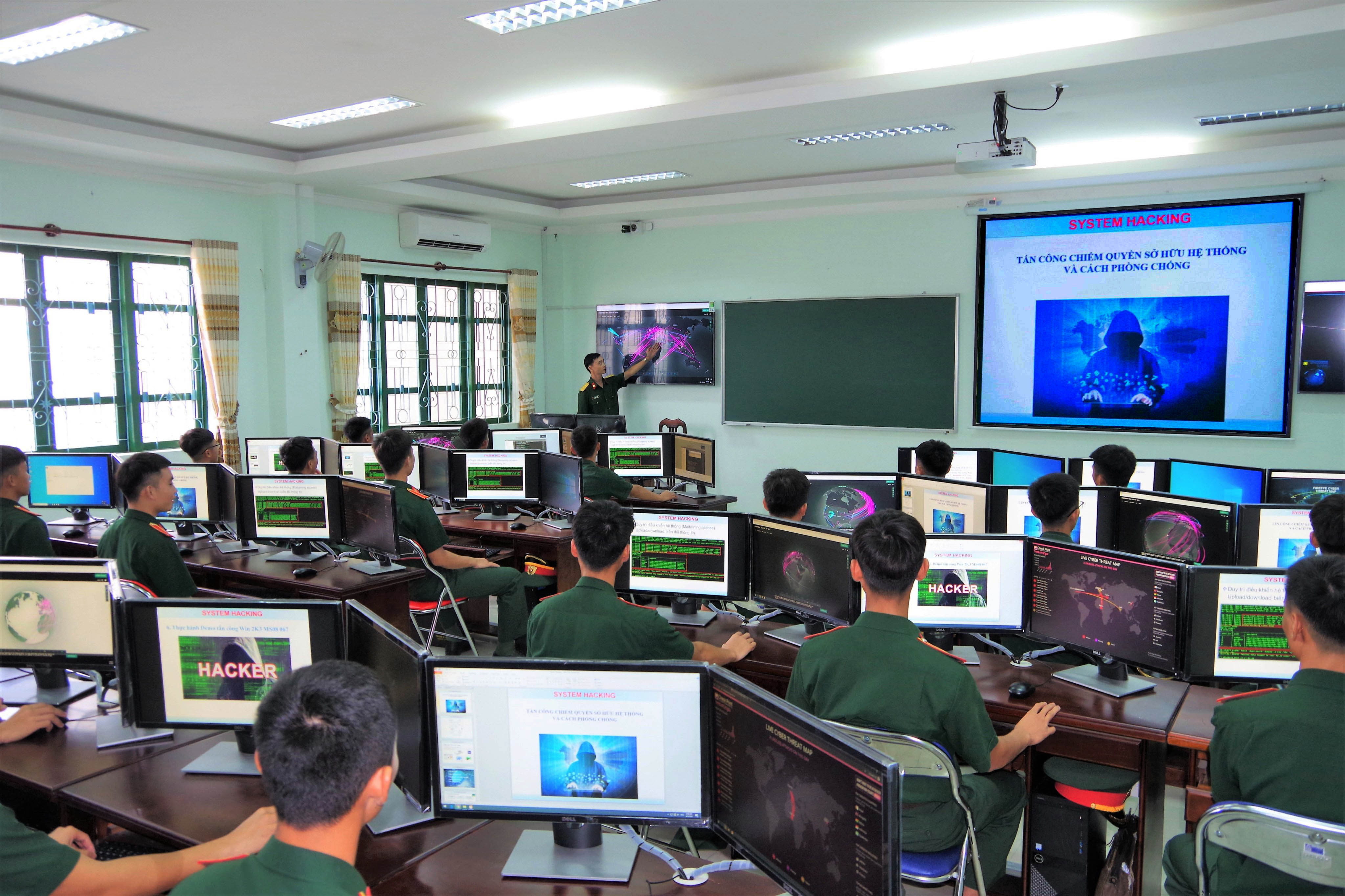 Trường Sĩ quan Thông tin chuyển đổi số công tác giáo dục - đào tạo