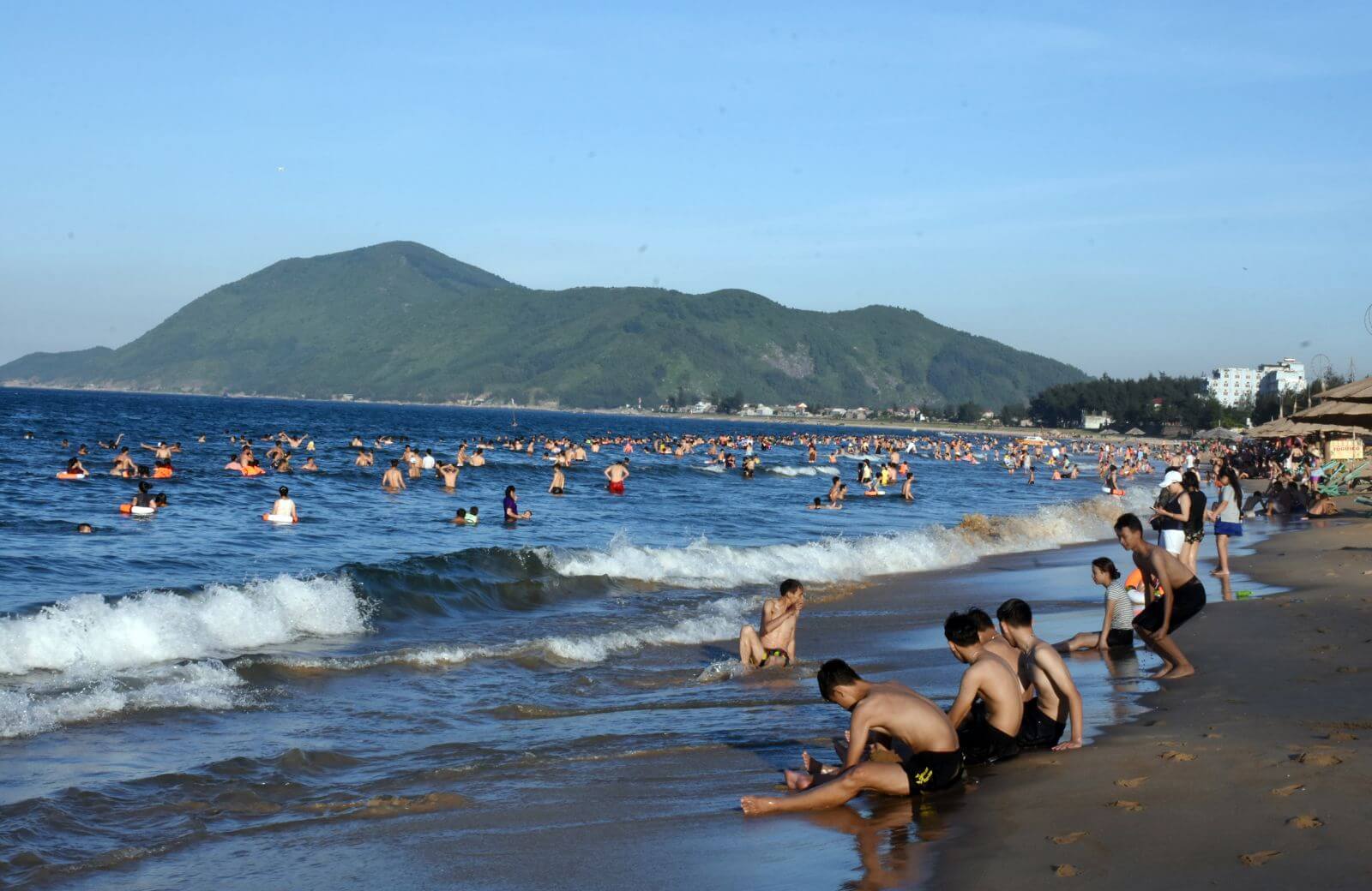 Hà Tĩnh tạm dừng hoạt động lễ hội, sự kiện tập trung đông người