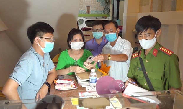 An Giang khởi tố, tạm giam nhóm đối tượng tổ chức xuất cảnh trái phép