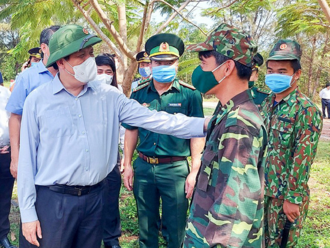 Chặn nguy cơ lây lan dịch bệnh ở biên giới Tây Nam