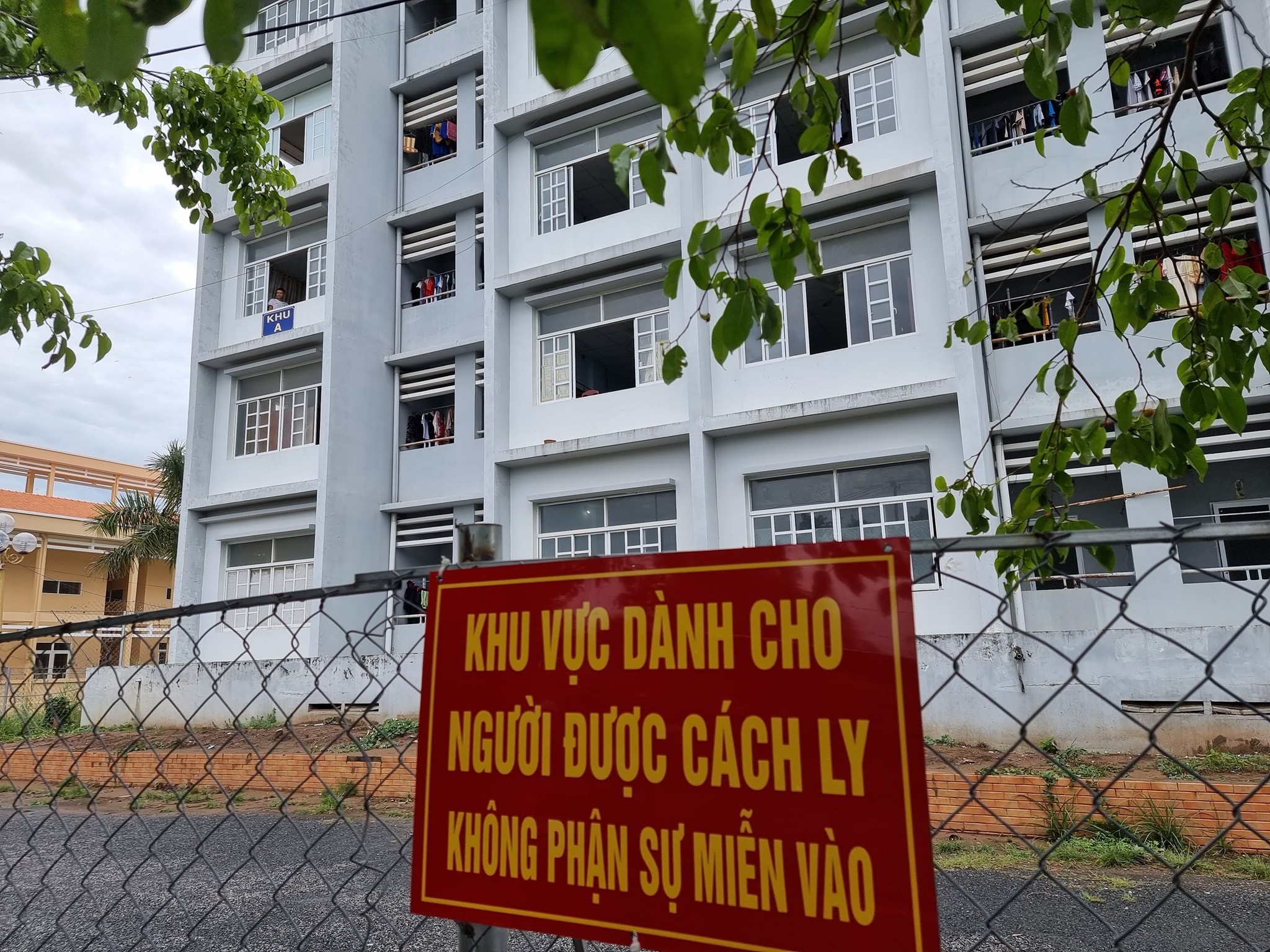 Yêu cầu Yên Bái điều tra, xử lý ca bệnh lây từ chuyên gia Ấn Độ trong khu cách ly