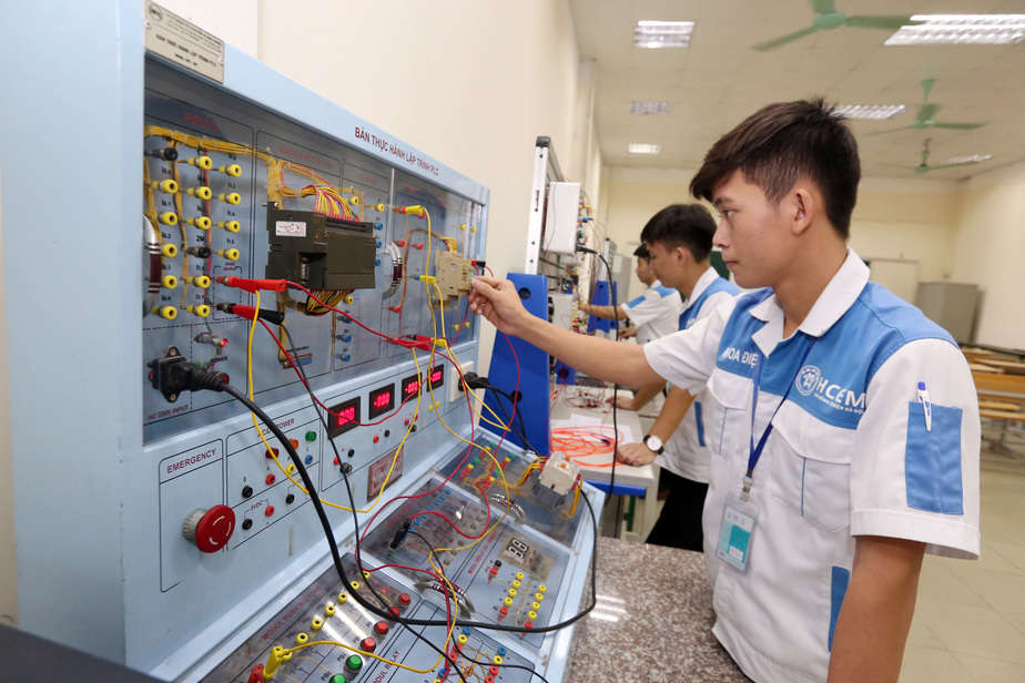 Hơn cả một cuộc thi