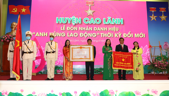 Huyện Cao Lãnh Đồng Tháp đón nhận danh hiệu Anh hùng Lao động thời kỳ đổi mới