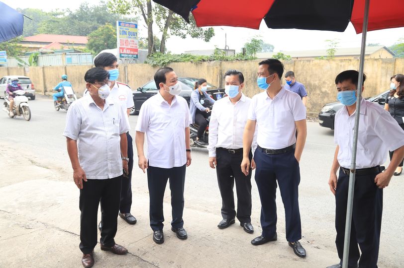 Hà Nội yêu cầu thần tốc truy vết, khoanh vùng theo 3 cấp độ tại Đông Anh