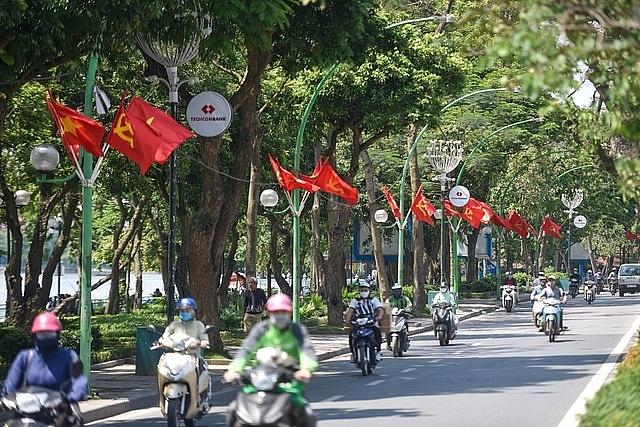 Ngày 1 5, hầu hết các khu vực trên cả nước ngày nắng, chiều tối mưa dông